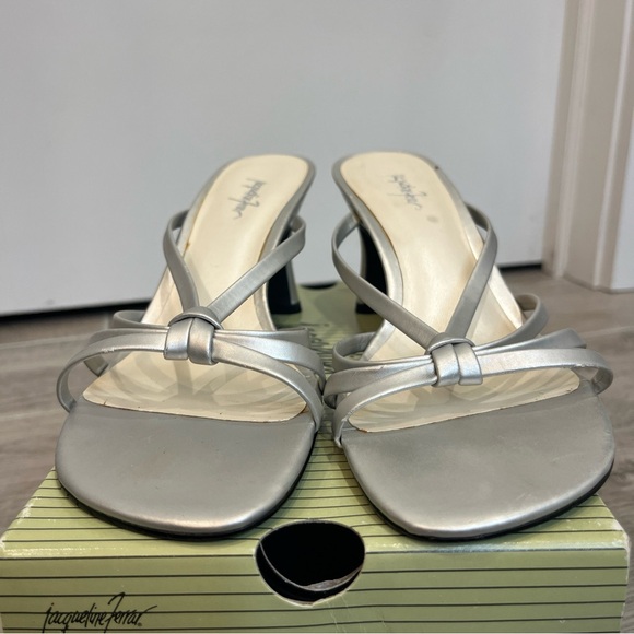 JACQUELINE FERRAR Silver Strappy Sandal Heels Style Debra Women’s Size 6.5M - Picture 4 of 11